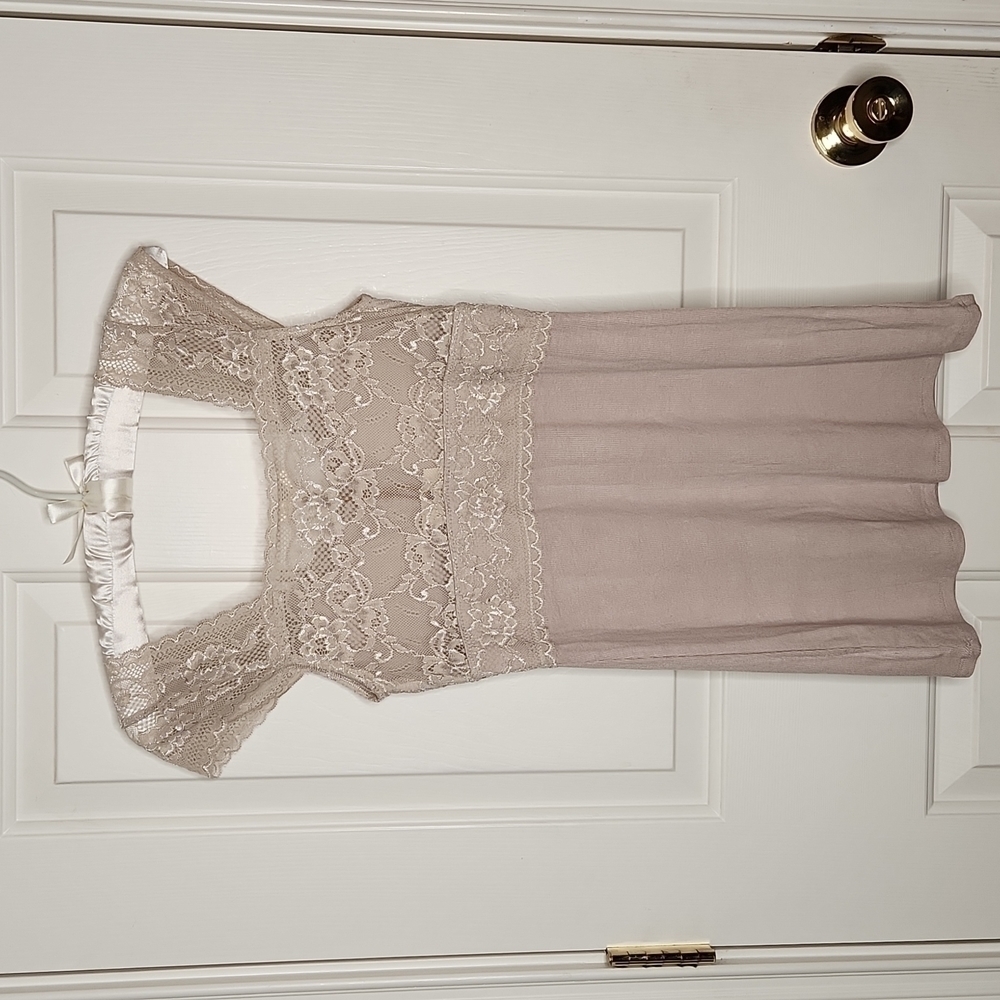 Easel Los Angeles Taupe Lace Top - Size S NWOT - Picture 5 of 10